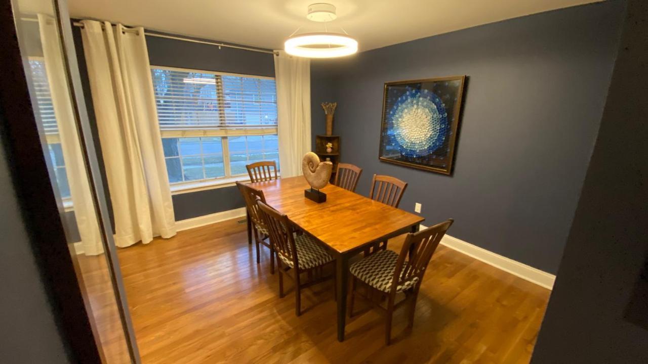 Here It Is! Cool Cape Cod-3 Br-2.5 Bath-12 Guests Olathe Dış mekan fotoğraf