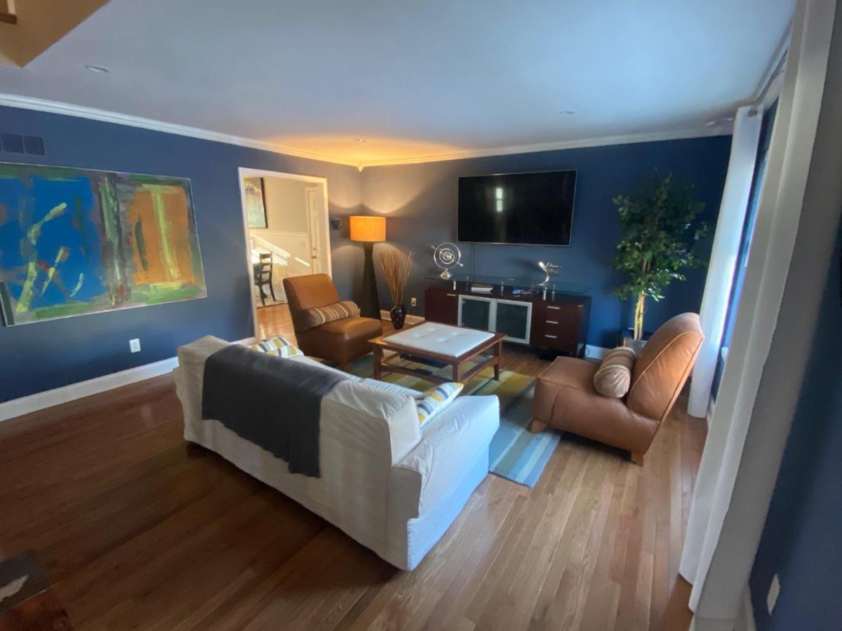 Here It Is! Cool Cape Cod-3 Br-2.5 Bath-12 Guests Olathe Dış mekan fotoğraf