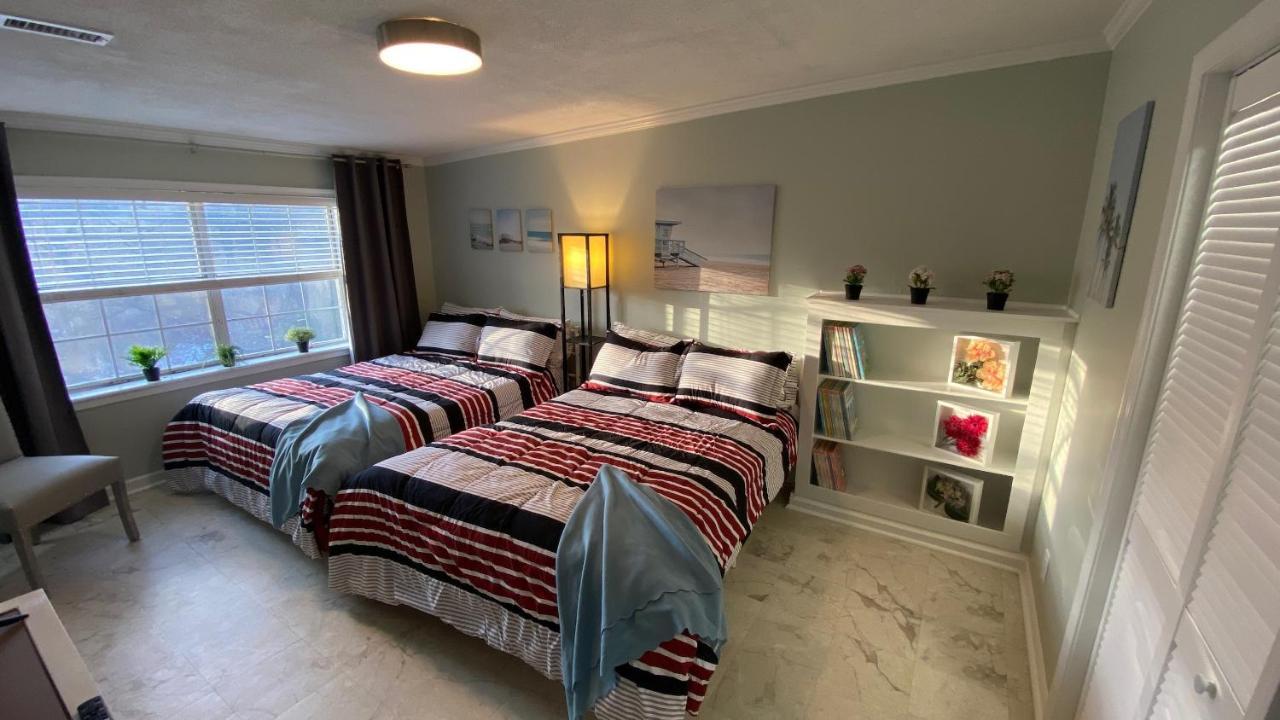 Here It Is! Cool Cape Cod-3 Br-2.5 Bath-12 Guests Olathe Dış mekan fotoğraf