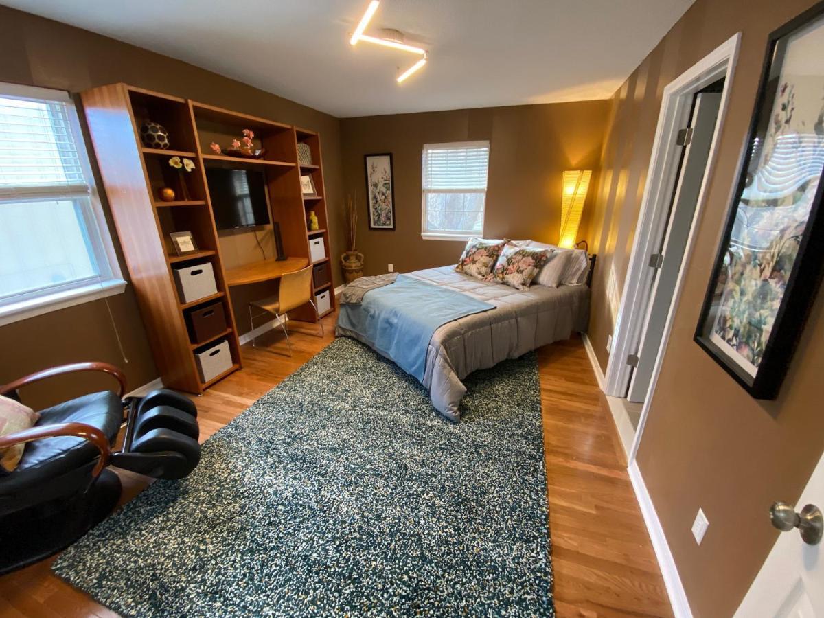 Here It Is! Cool Cape Cod-3 Br-2.5 Bath-12 Guests Olathe Dış mekan fotoğraf