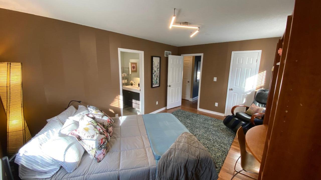 Here It Is! Cool Cape Cod-3 Br-2.5 Bath-12 Guests Olathe Dış mekan fotoğraf