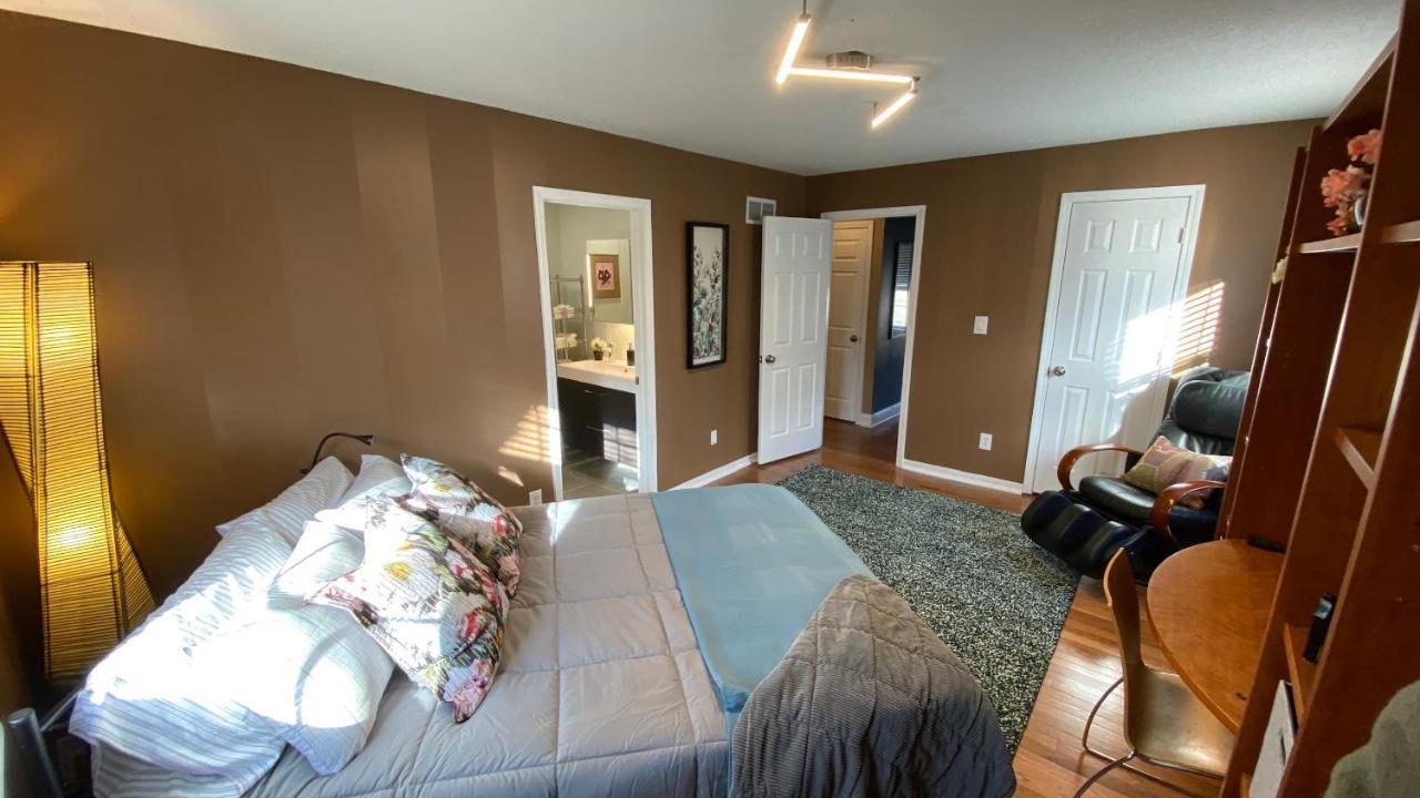 Here It Is! Cool Cape Cod-3 Br-2.5 Bath-12 Guests Olathe Dış mekan fotoğraf